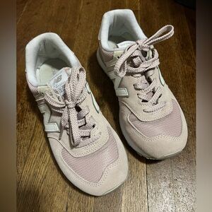 New Balance Pink Sneakers WMNS size 8
